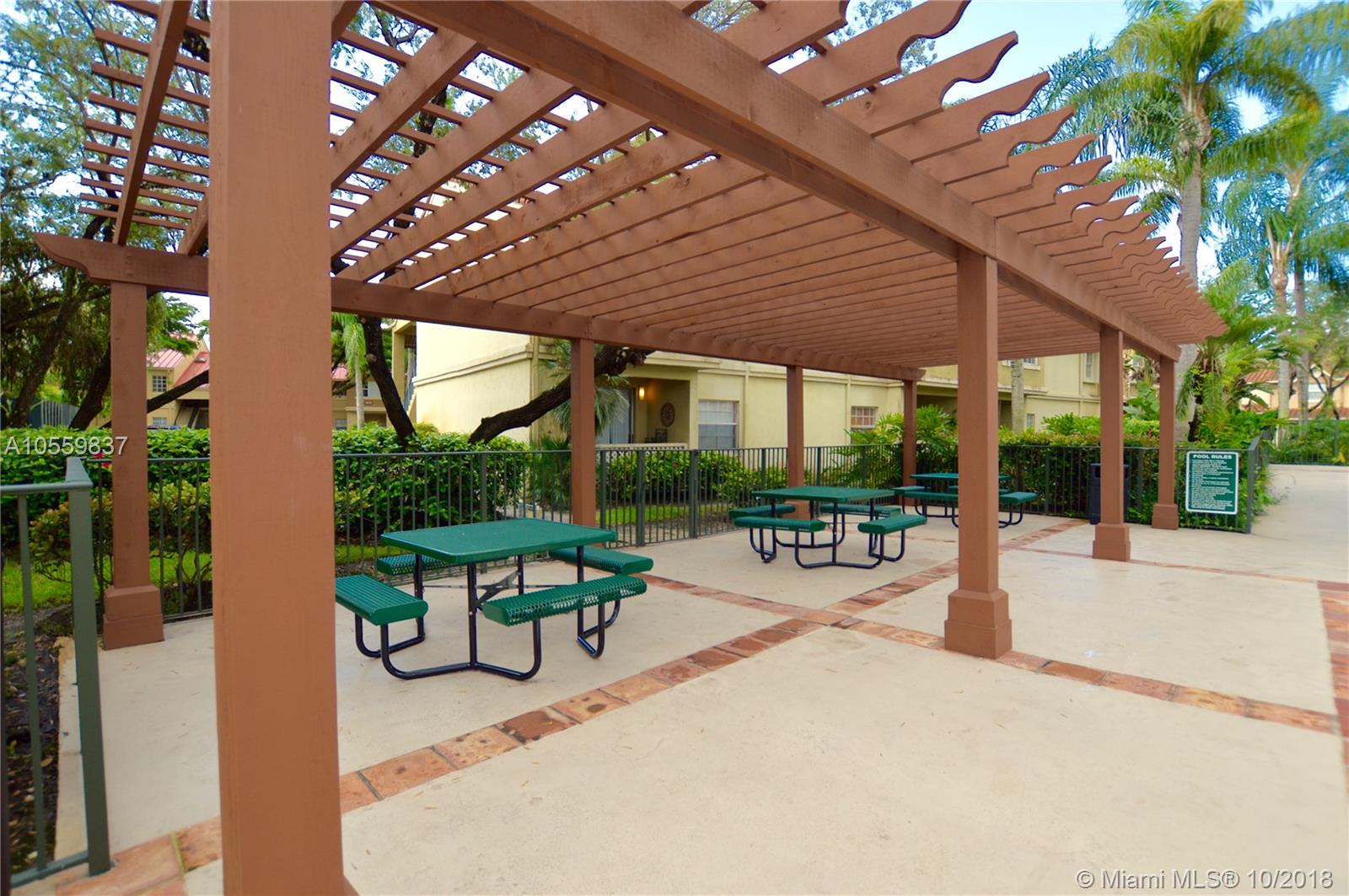 LA HACIENDA COUNTRY CLUB - Residential Lease