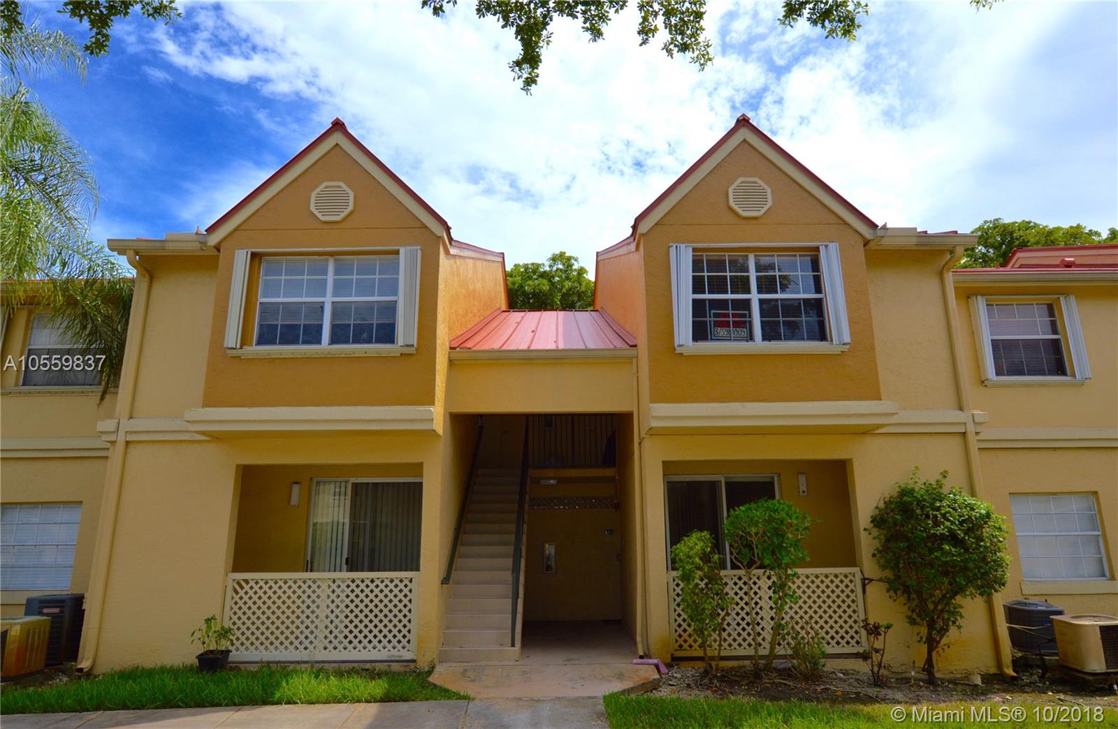 LA HACIENDA COUNTRY CLUB - Residential Lease