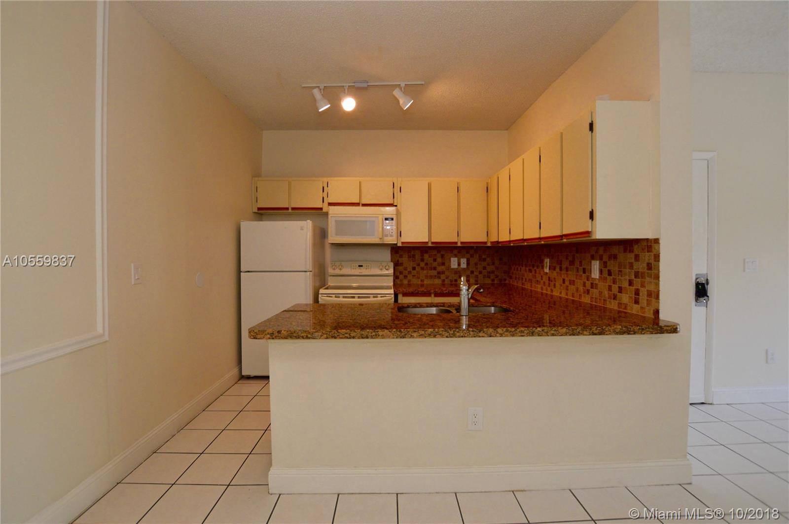 LA HACIENDA COUNTRY CLUB - Residential Lease