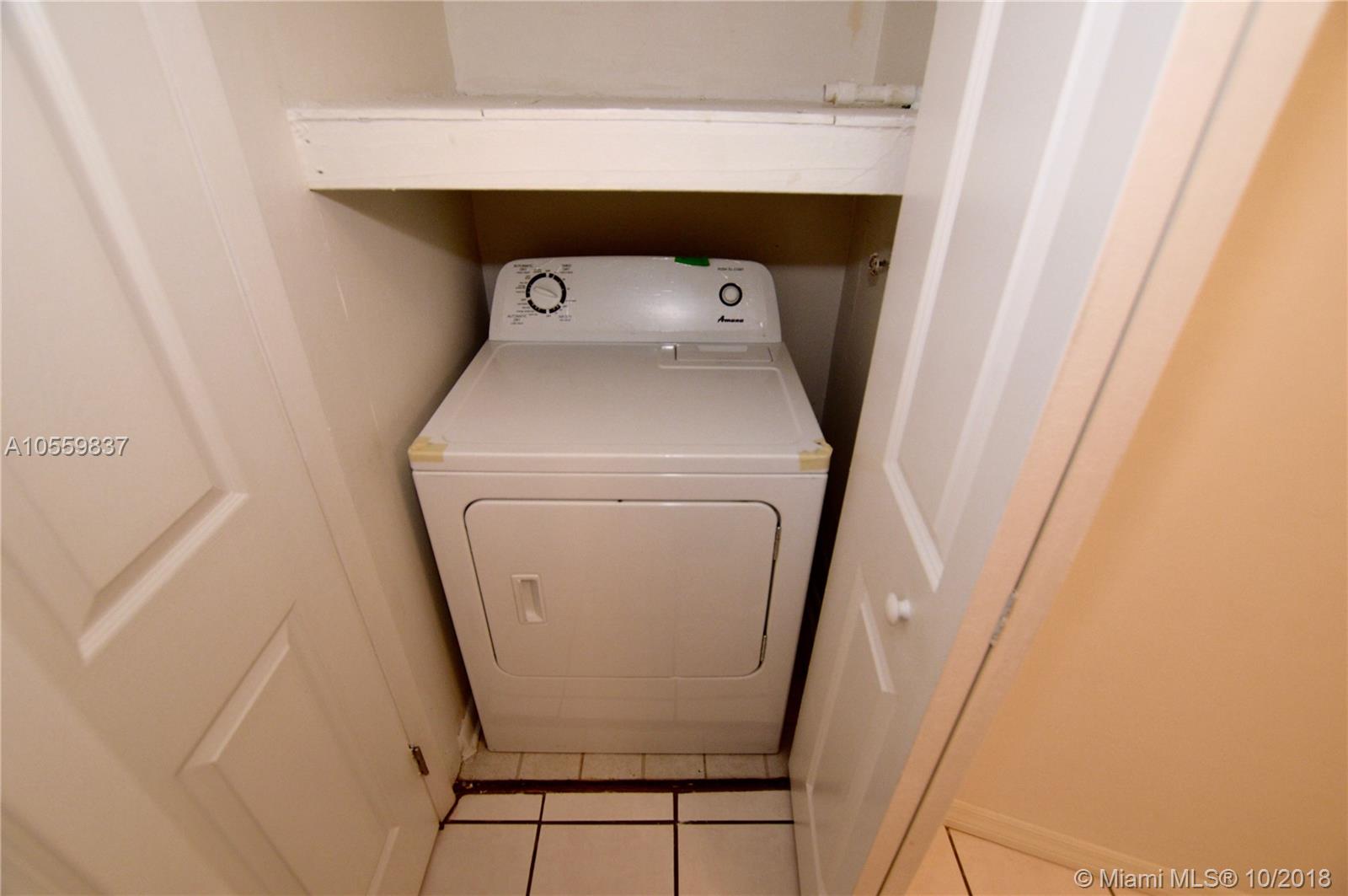 LA HACIENDA COUNTRY CLUB - Residential Lease