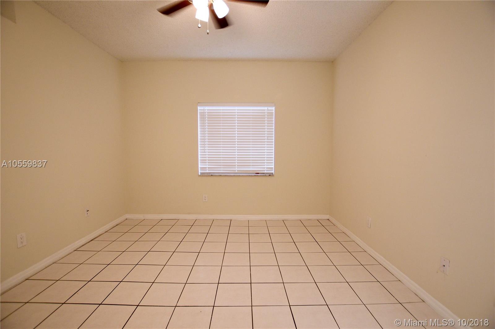 LA HACIENDA COUNTRY CLUB - Residential Lease