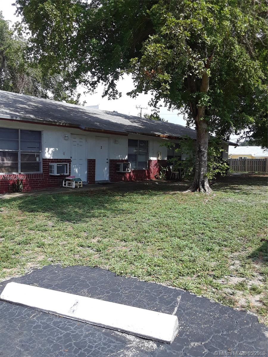 FULLY REMODELED APARTMENT. NO HOA. FAST APPROVAL AND MOVE IN WITH FIRST MONTH AND ONE-MONTH DEPOSIT, subject to approval. Easy to show!