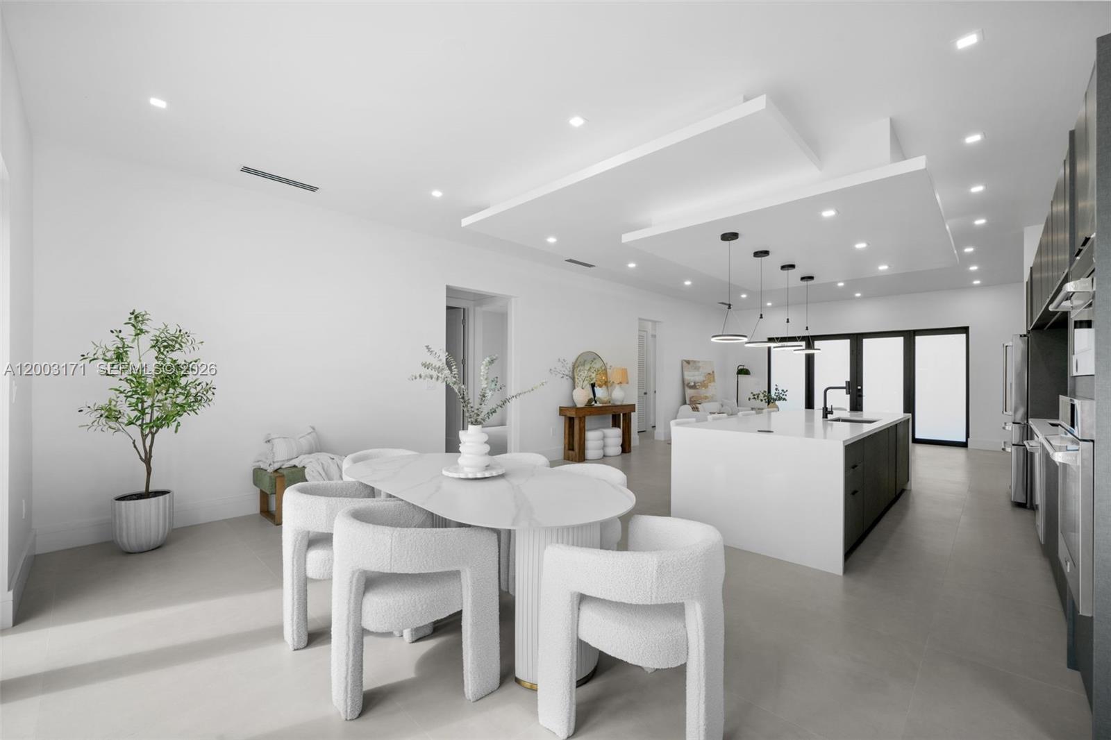 GIFFEN MANORS - Residential