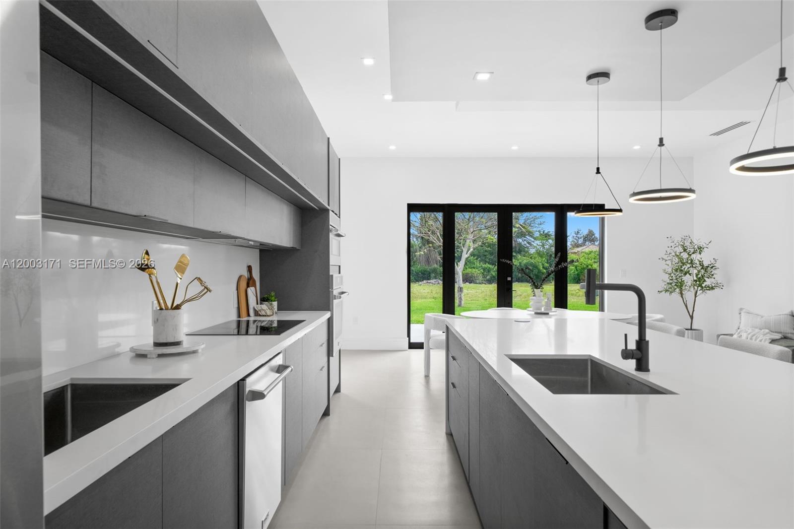 GIFFEN MANORS - Residential