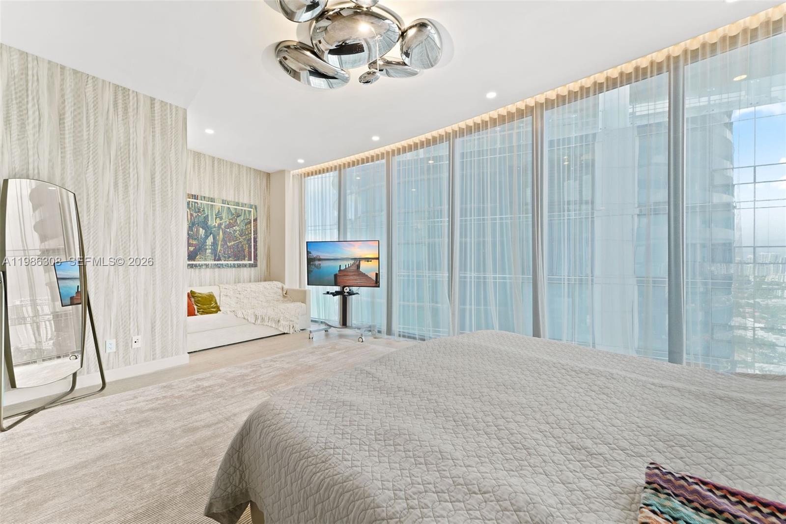 18555 COLLINS AVENUE COND - Residential Lease