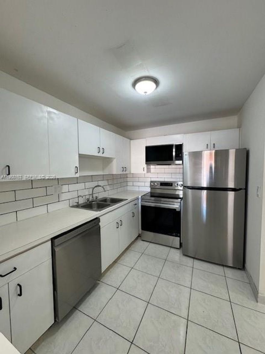 Spacious 2 bedrooms and 2 bath apartment  with balcony. Ceramic floors, walking closet, stainless steel appliances.
Located in the heart of Hialeah, close to expressways, malls , restaurants and more. 2 PARKING SPACES, quick association approval, move quick