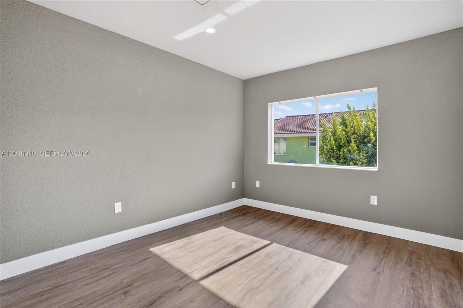 PARK PLACE AT MIDWAY COND - Residential