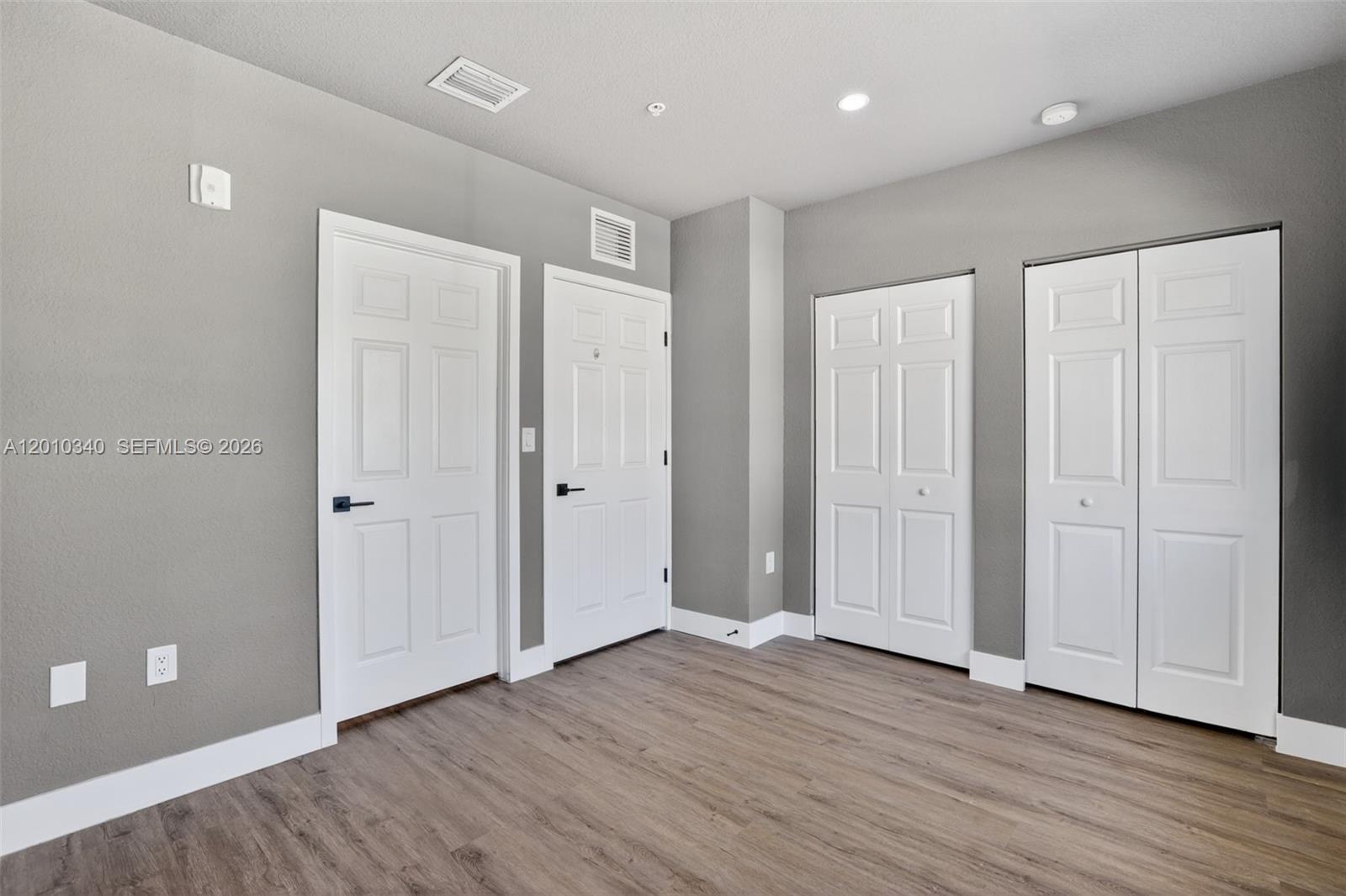 PARK PLACE AT MIDWAY COND - Residential