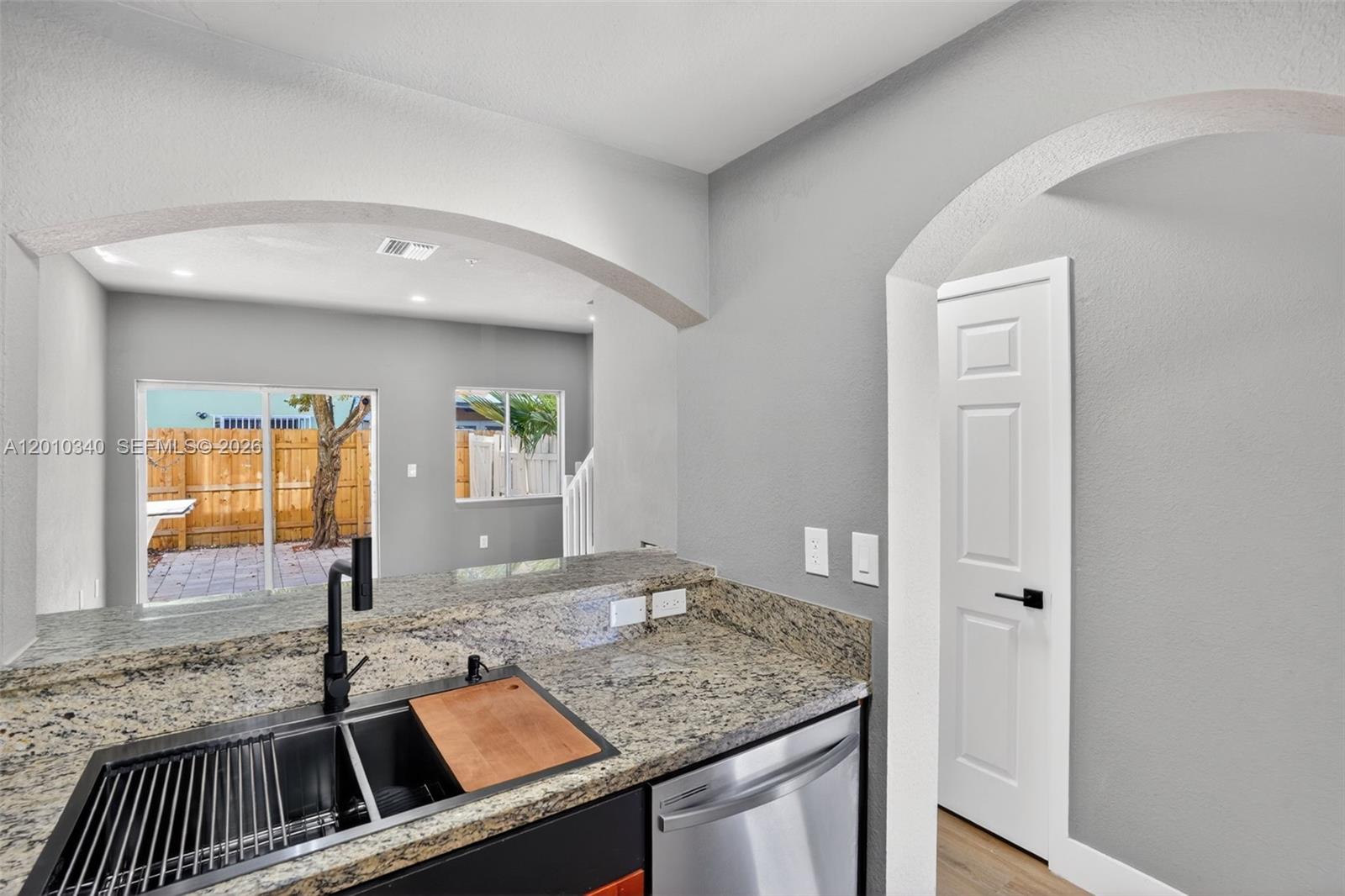 PARK PLACE AT MIDWAY COND - Residential