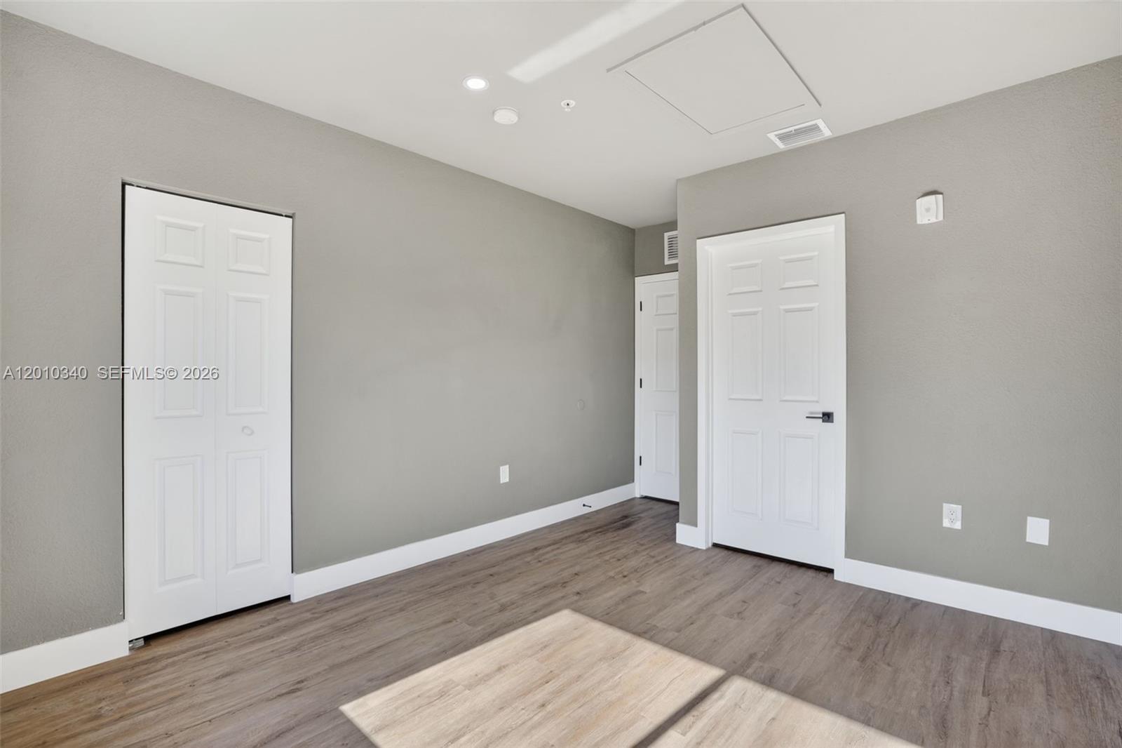 PARK PLACE AT MIDWAY COND - Residential