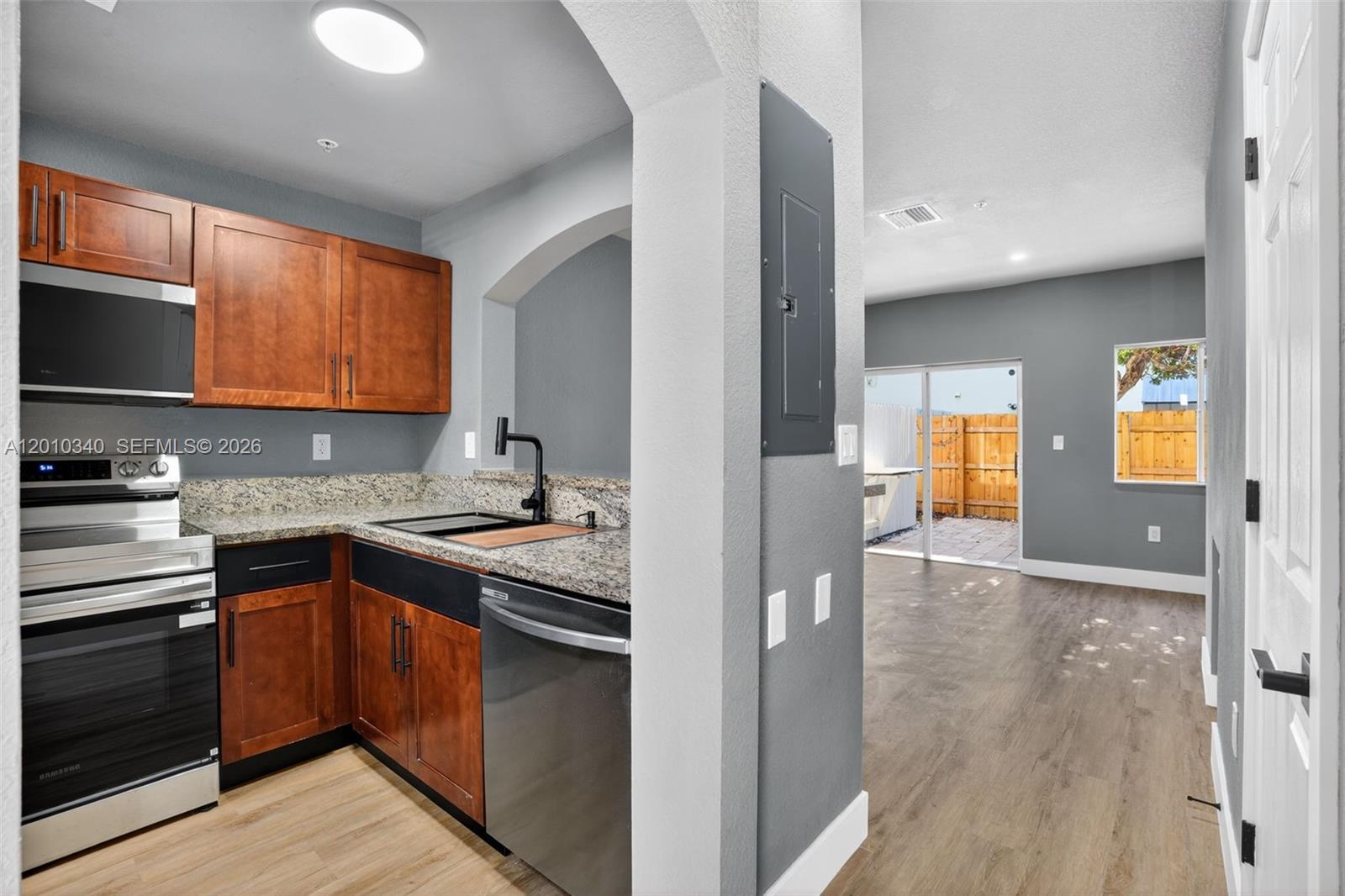 PARK PLACE AT MIDWAY COND - Residential