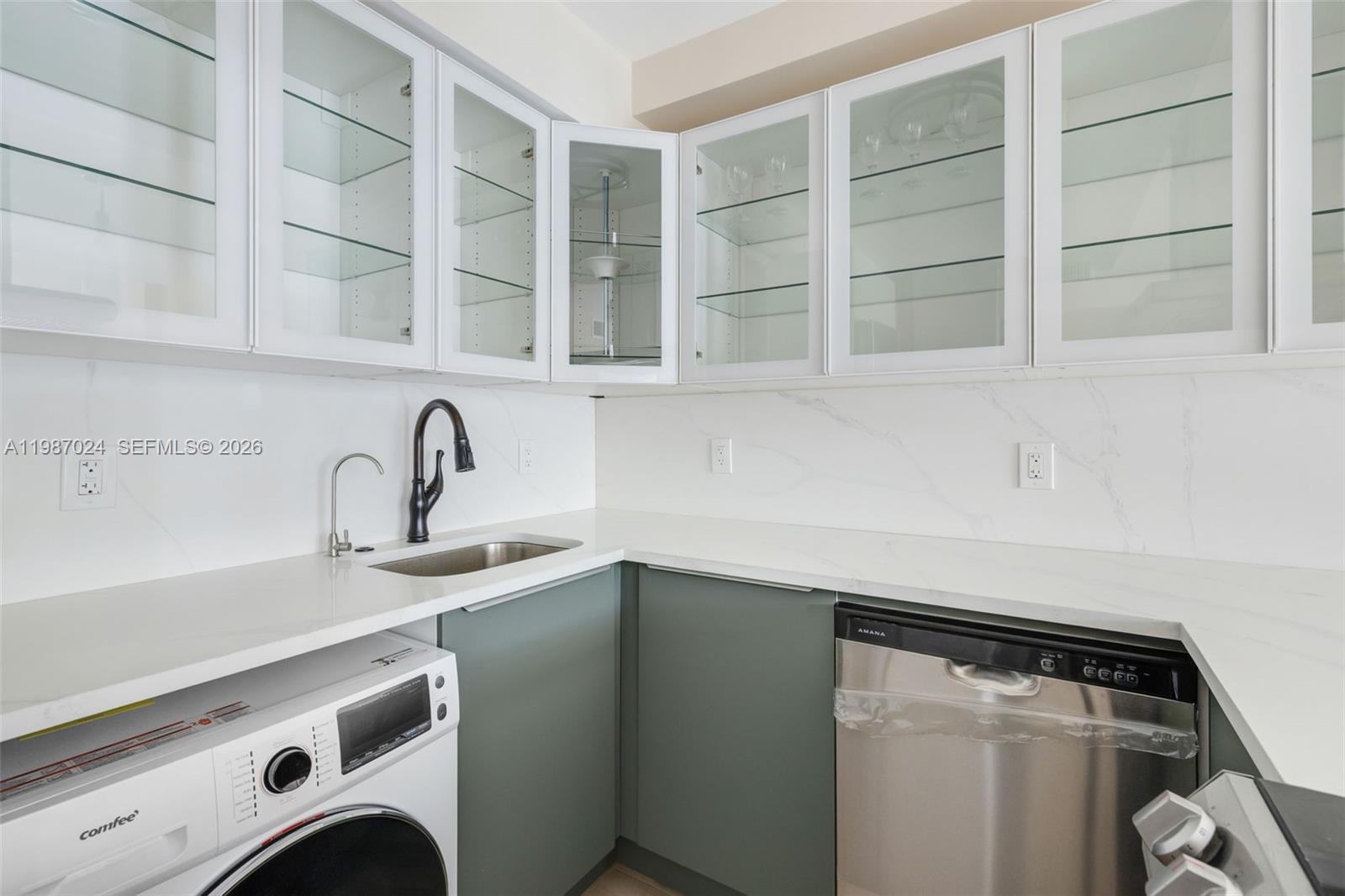 EASTERN SHORES WHITE HOUS - Residential Lease