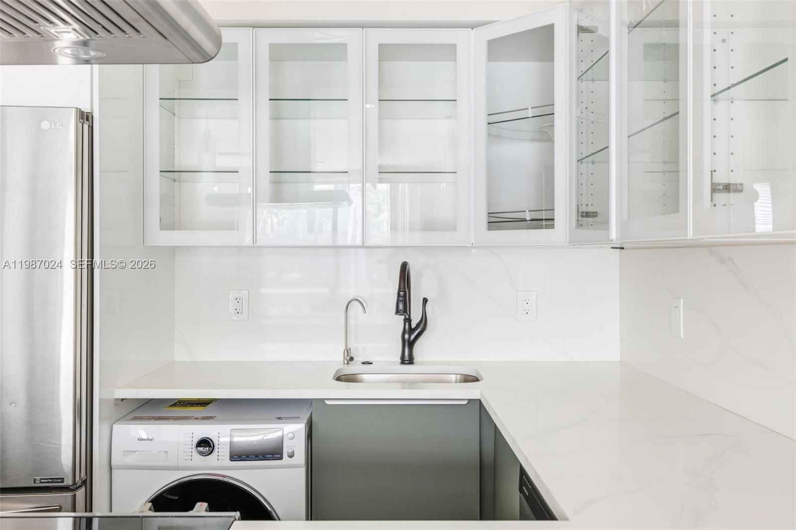 EASTERN SHORES WHITE HOUS - Residential Lease