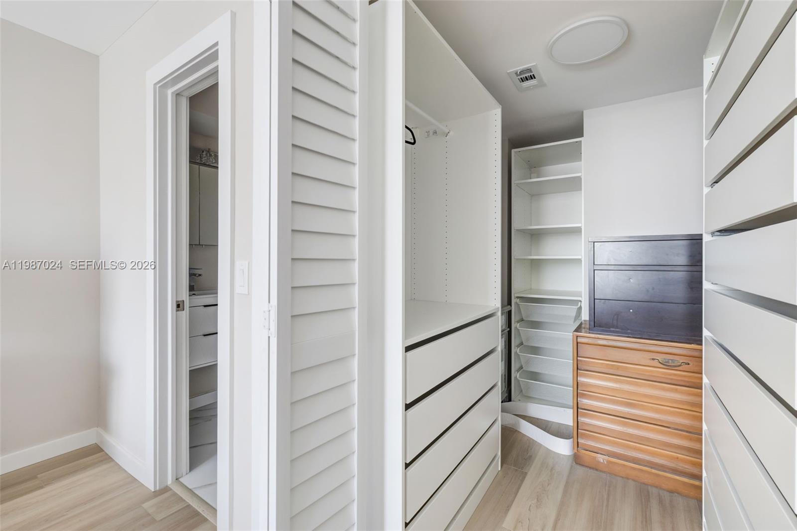 EASTERN SHORES WHITE HOUS - Residential Lease