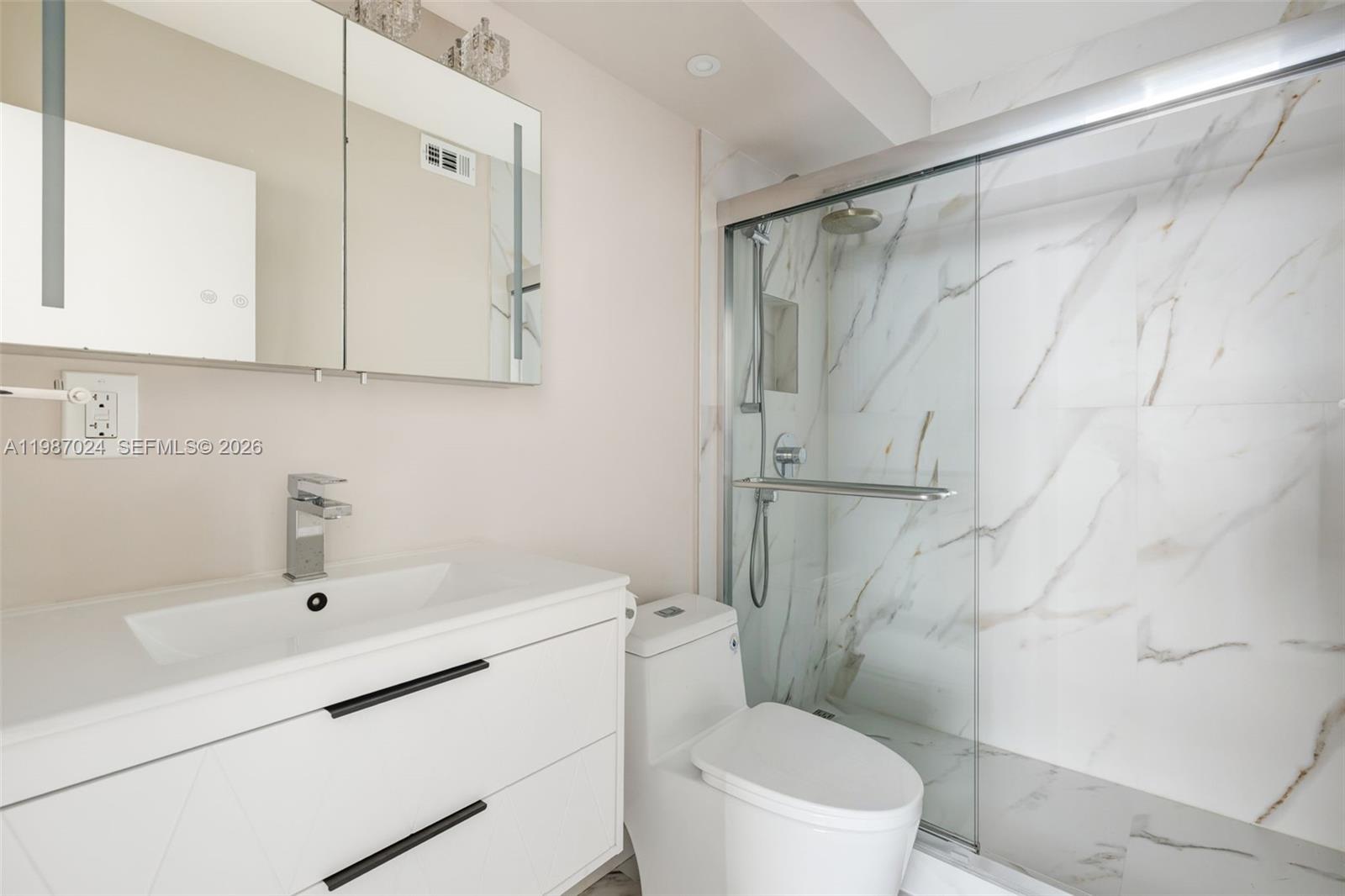 EASTERN SHORES WHITE HOUS - Residential Lease