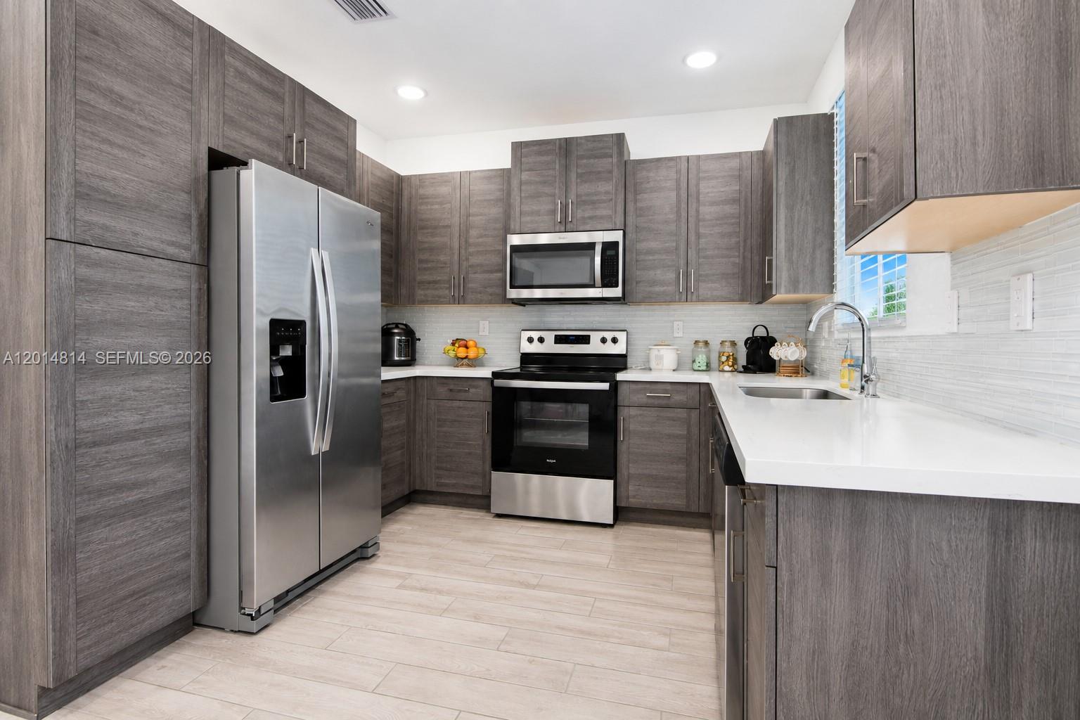 TOWNS AT SEASCAPE - Residential