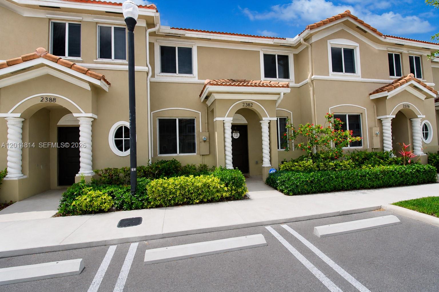 TOWNS AT SEASCAPE - Residential
