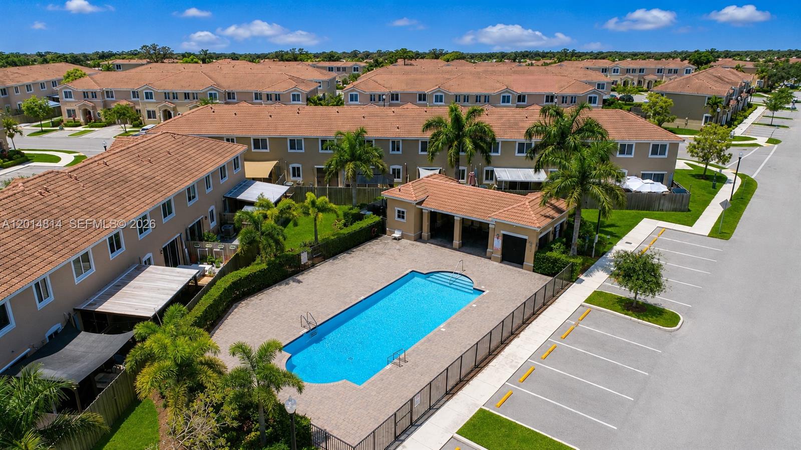 TOWNS AT SEASCAPE - Residential