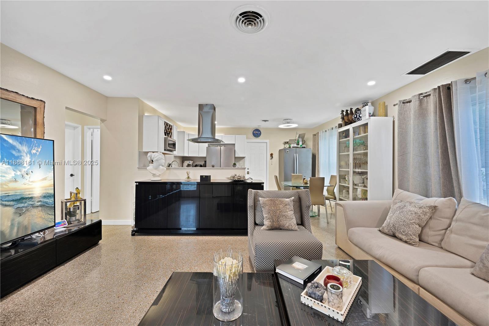 LOOK HOMESITES - Residential