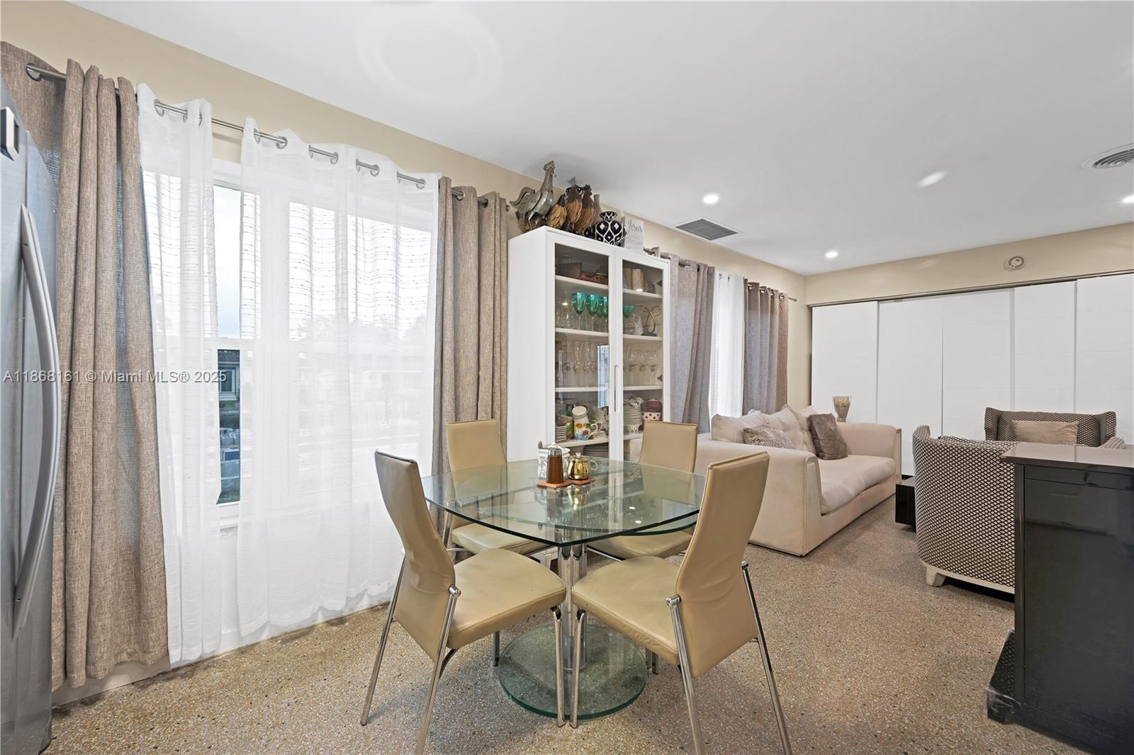 LOOK HOMESITES - Residential