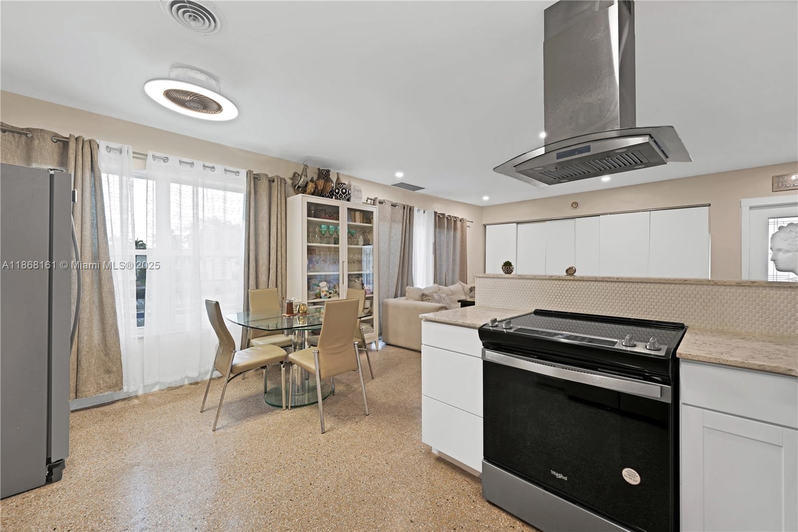 LOOK HOMESITES - Residential