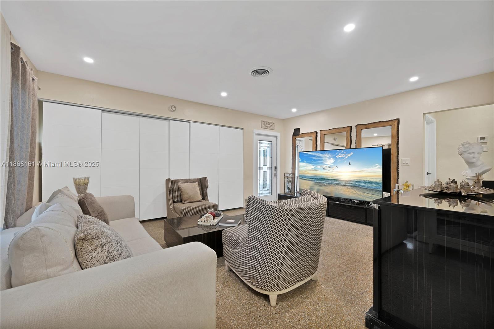 LOOK HOMESITES - Residential