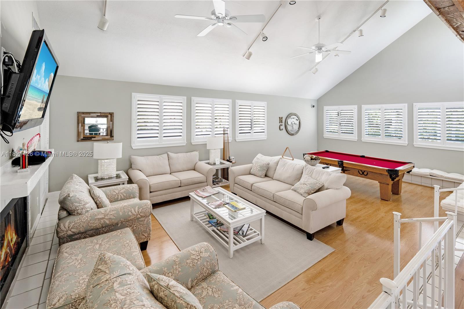 HOLLY CREEK - Residential