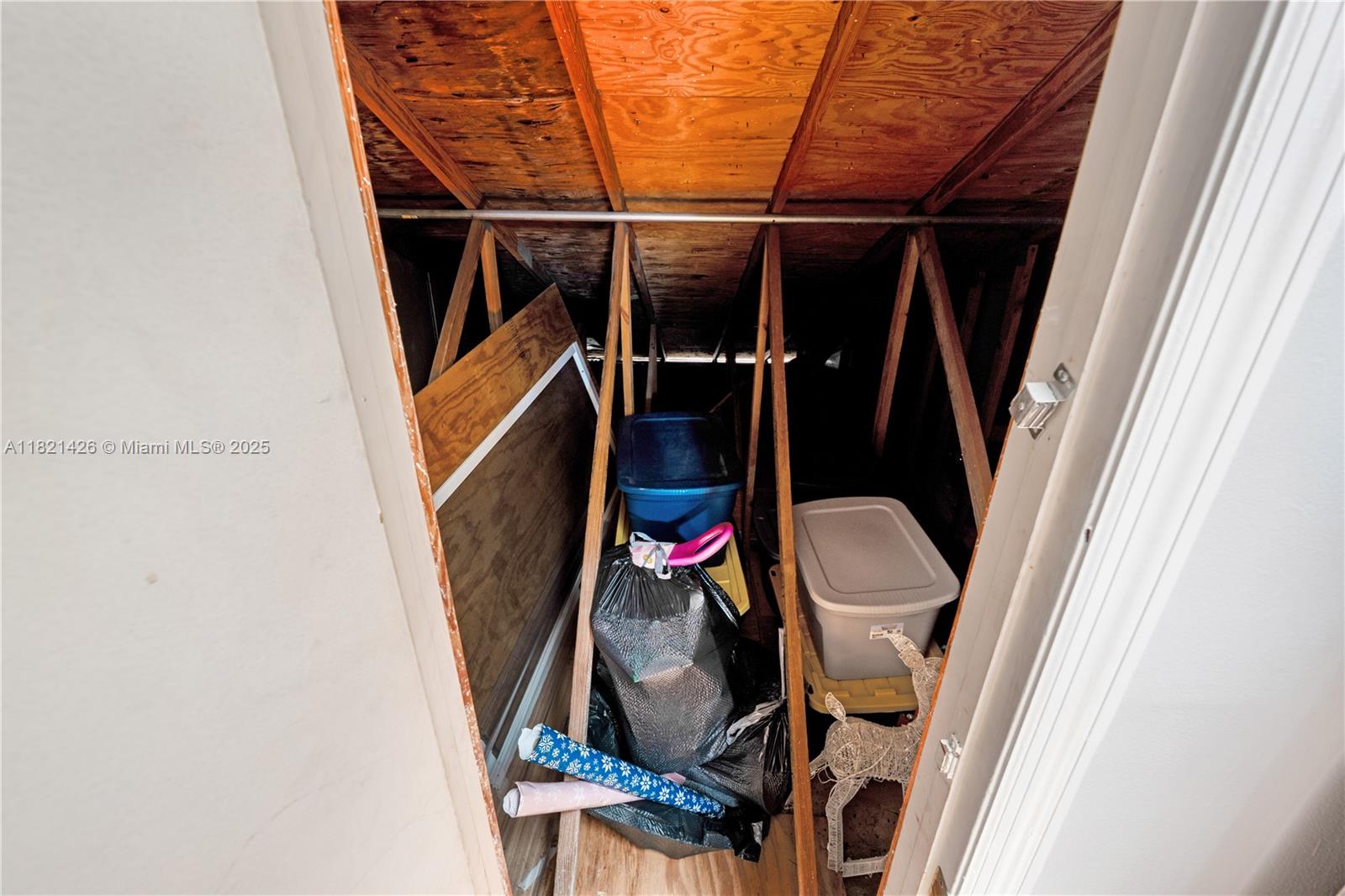 HOLLY CREEK - Residential