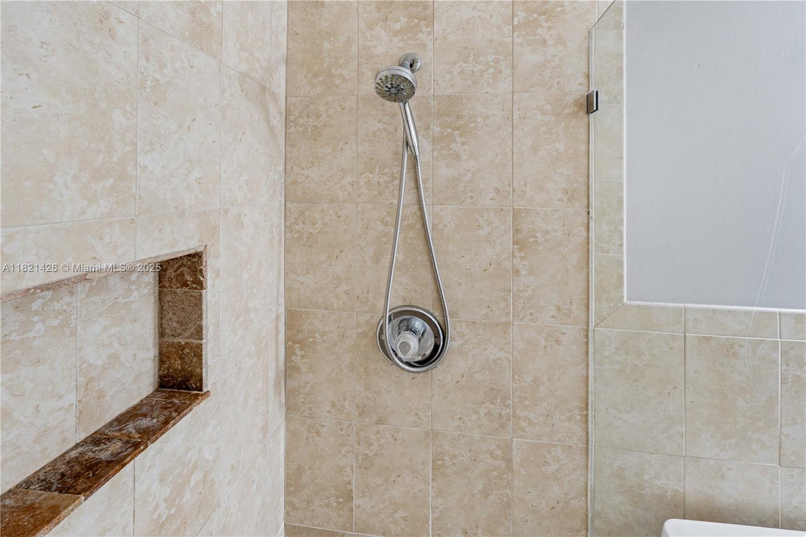 HOLLY CREEK - Residential