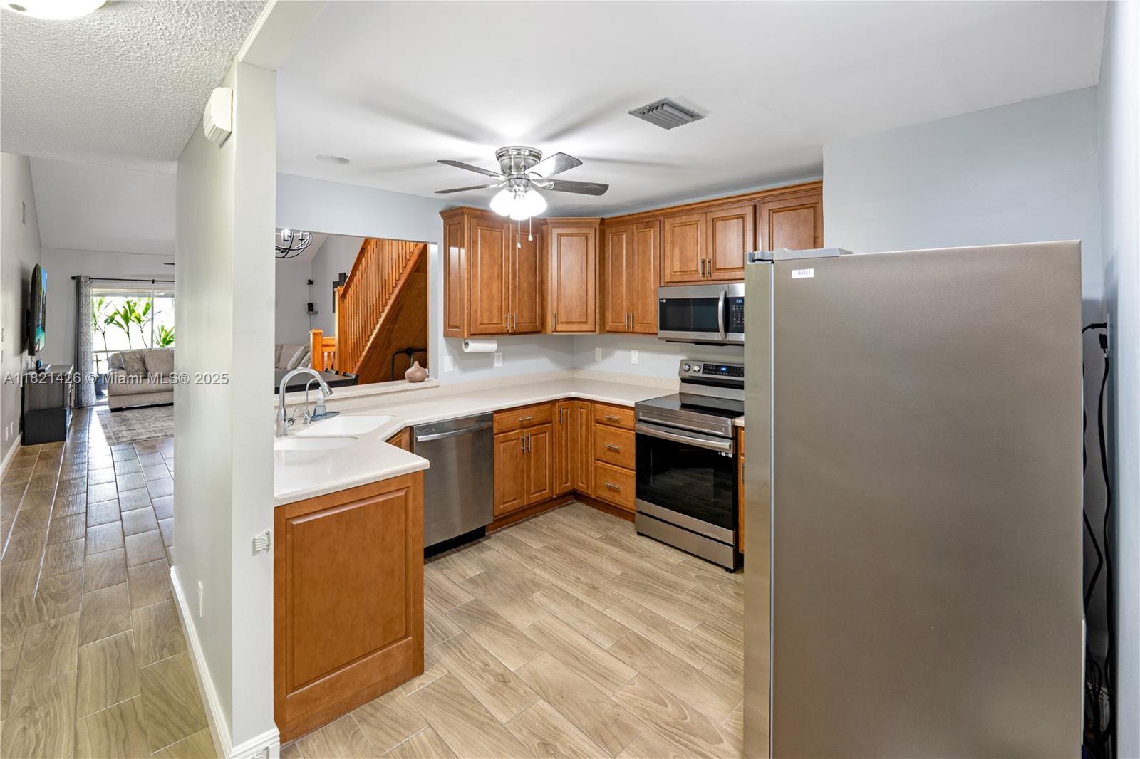 894 NE Sandalwood Pl