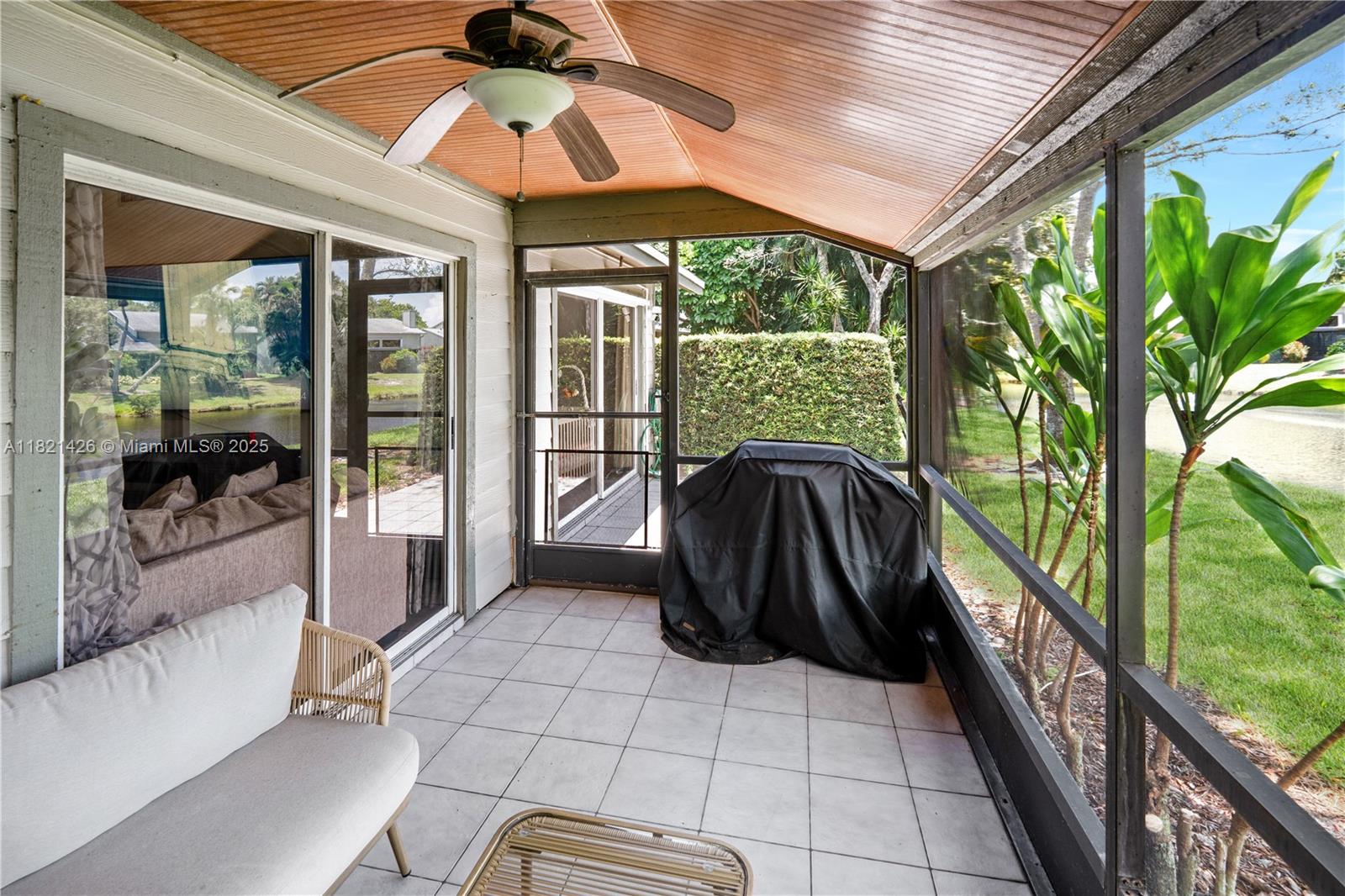 HOLLY CREEK - Residential