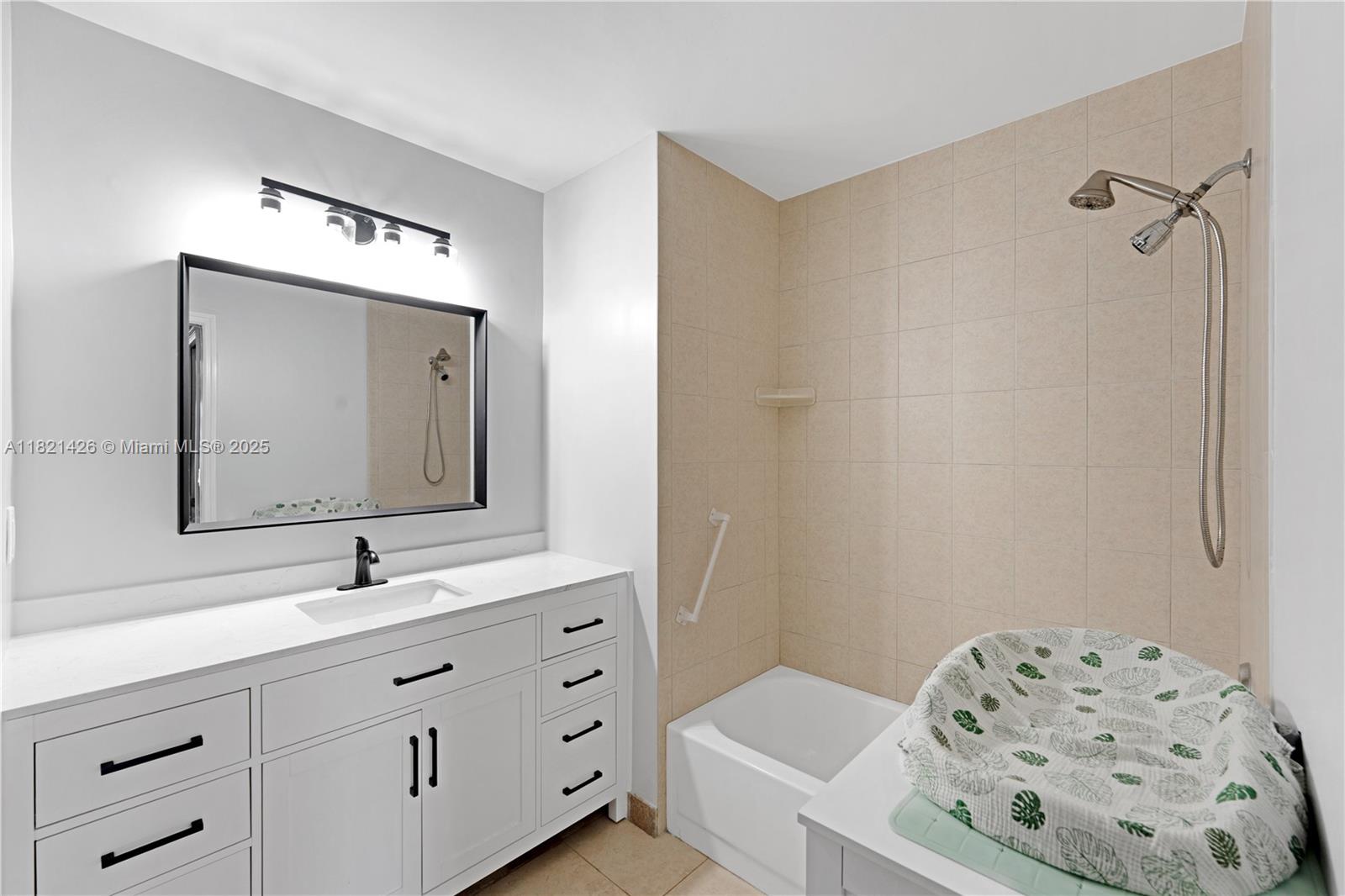 HOLLY CREEK - Residential