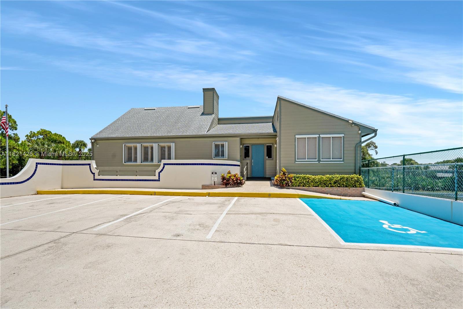 HOLLY CREEK - Residential