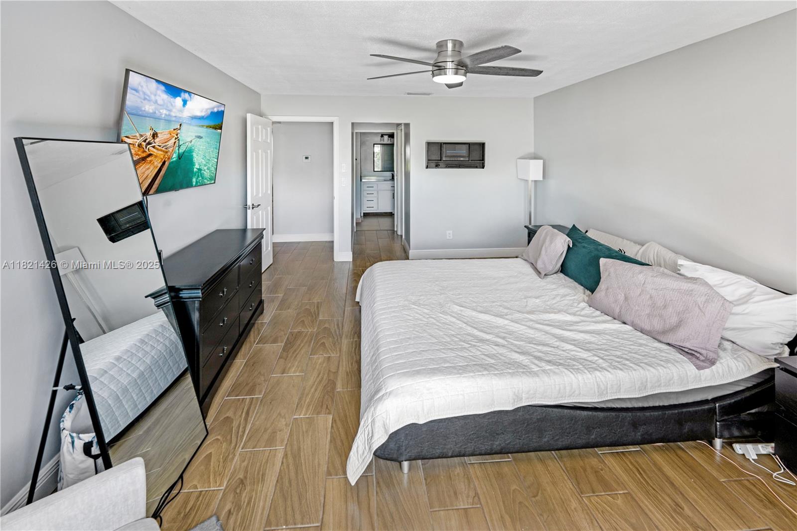 HOLLY CREEK - Residential