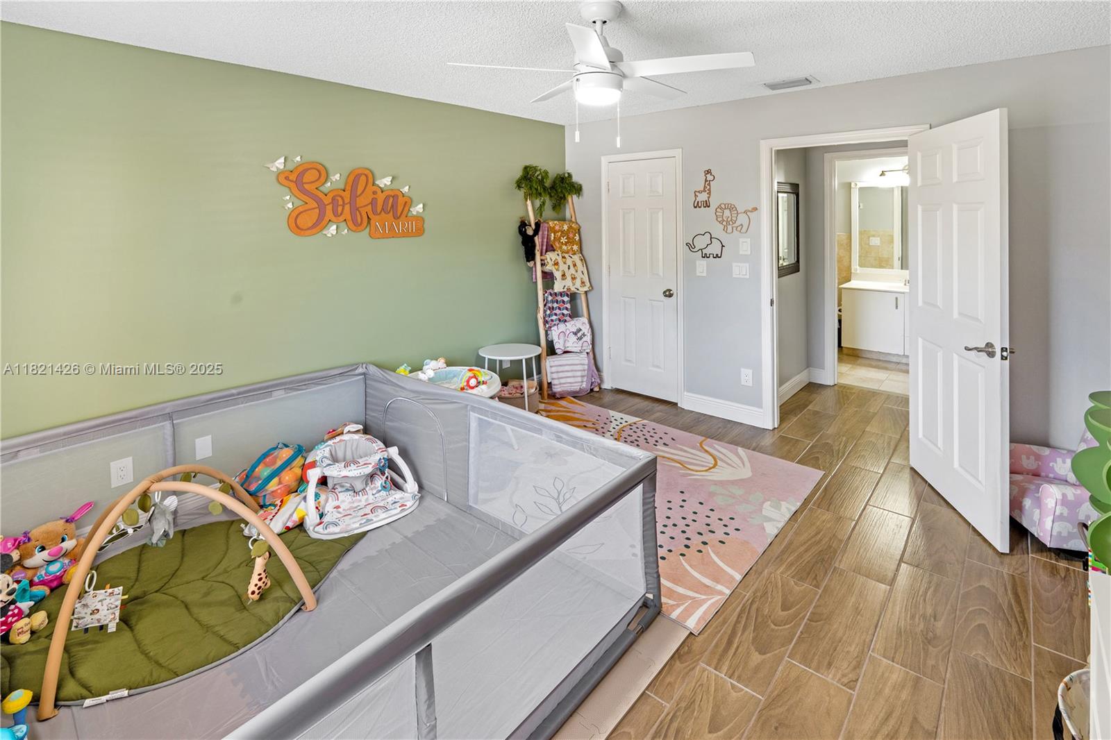 HOLLY CREEK - Residential