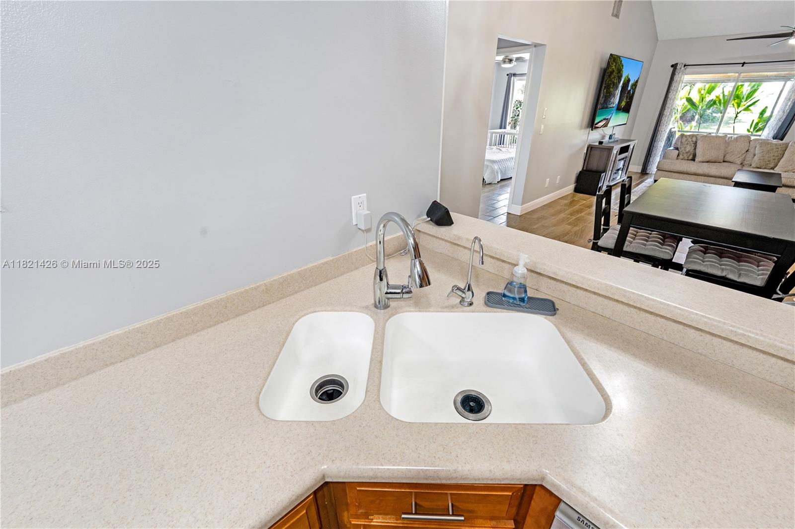 HOLLY CREEK - Residential