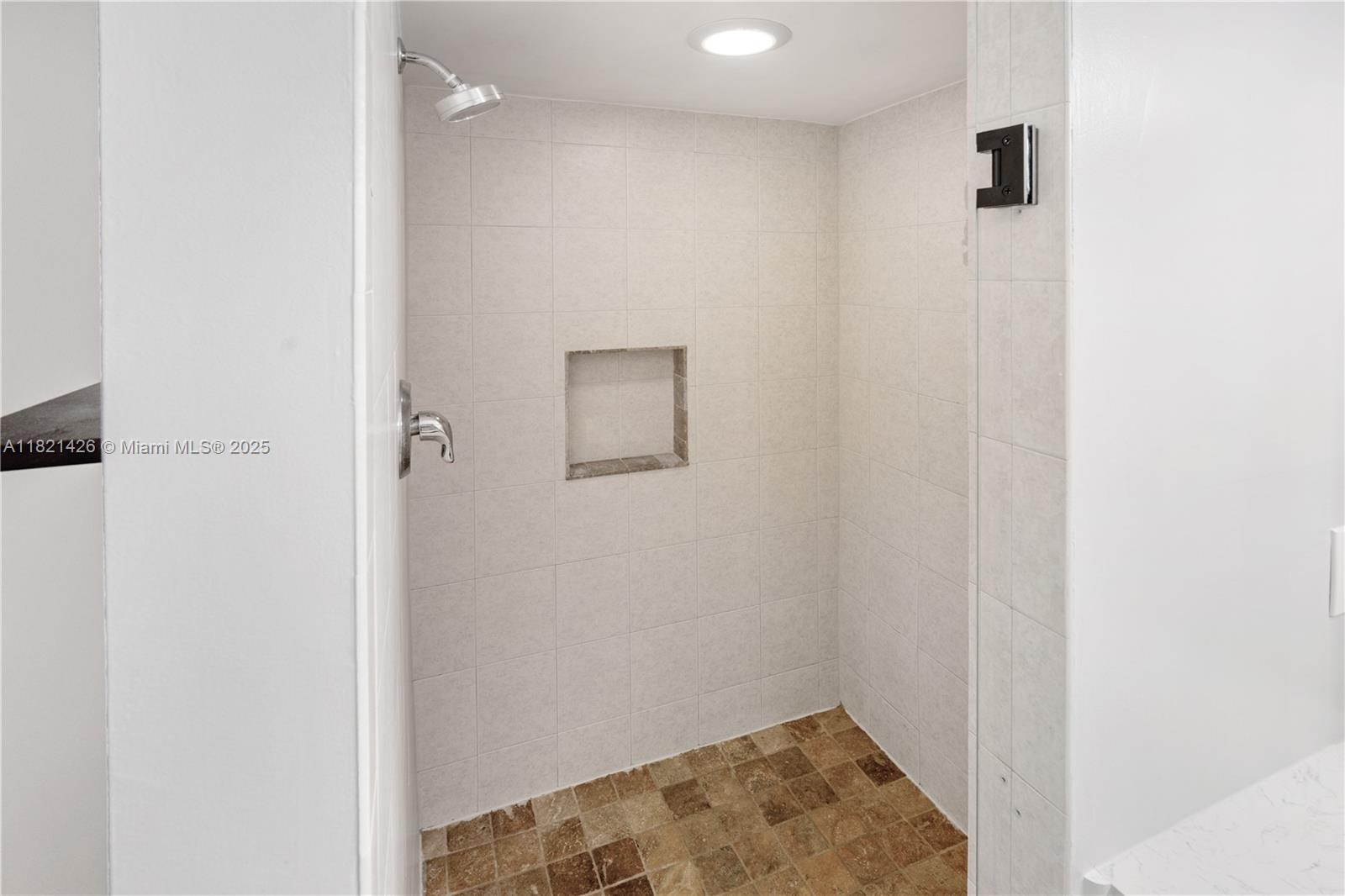 HOLLY CREEK - Residential