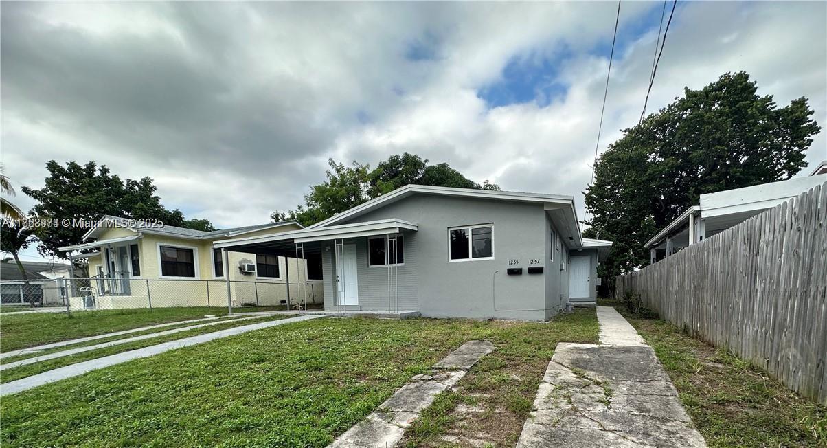 NEWLY RENOVATED DUPLEX FOR SALE IN NORTH MIAMI! INCOME PRODUCING FROM DAY ONE, RENTED FOR $5,100 PER MONTH / $61,200 PER YEAR! FEATURING LAMINATE FLOORING, NEW MODERN KITCHEN, STAINLESS STEEL APPLIANCES, RENOVATED BATHROOM, CEILING FANS, NEW WINDOWS. CLOSE TO MIAMI DESIGN DISTRICT, MAJOR PLAZAS AND SHOPPING CENTERS.