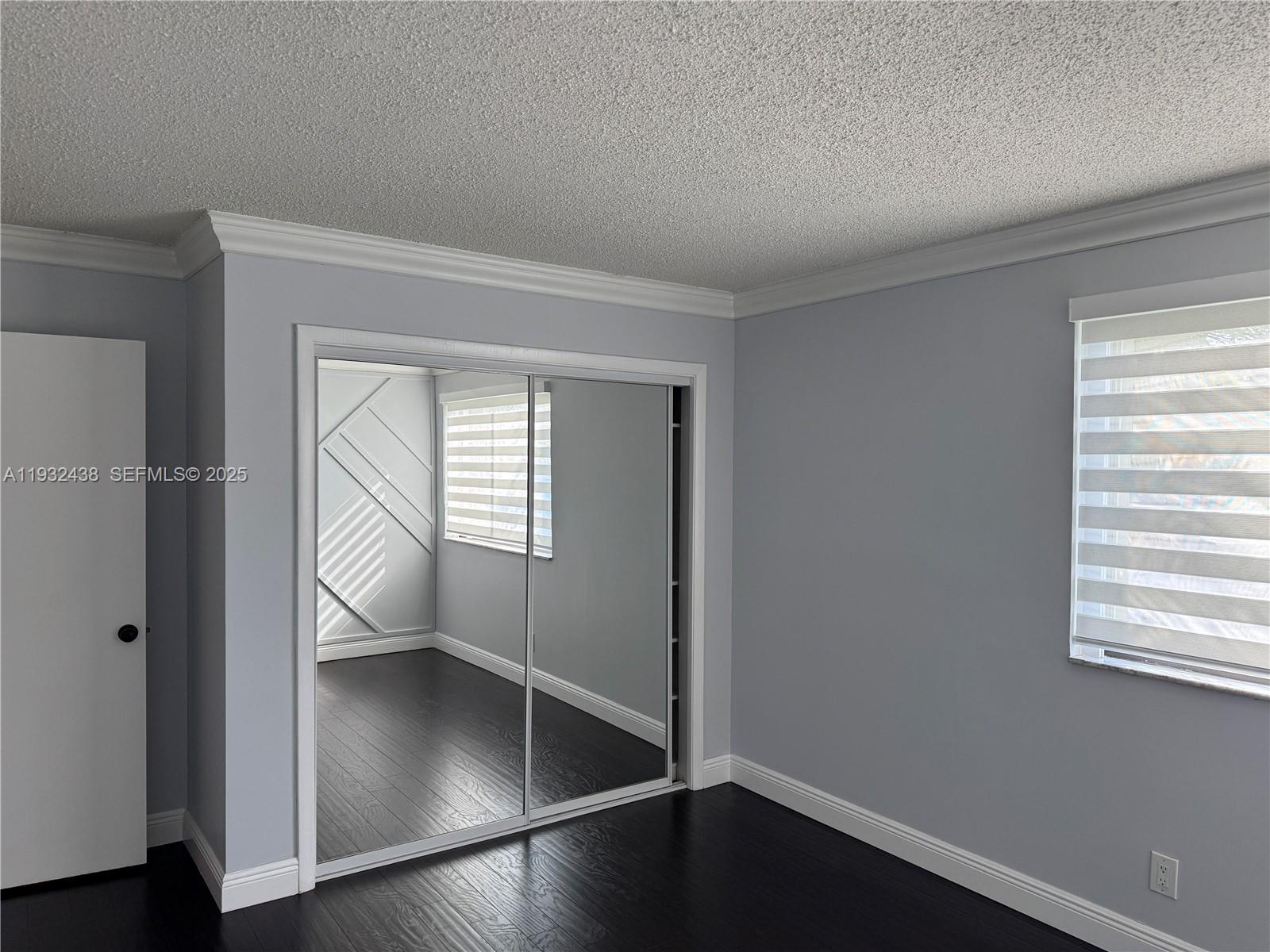 RACQUET CLUB VILLAGE APAR - Residential Lease