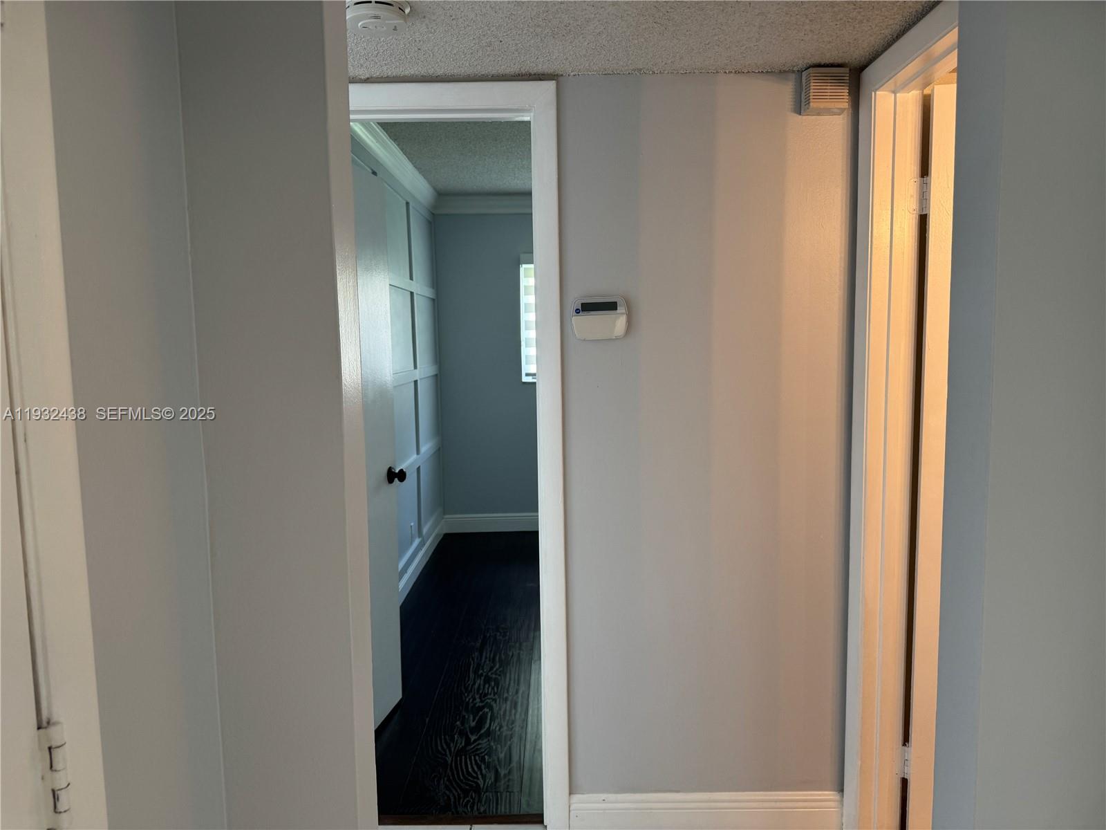 RACQUET CLUB VILLAGE APAR - Residential Lease