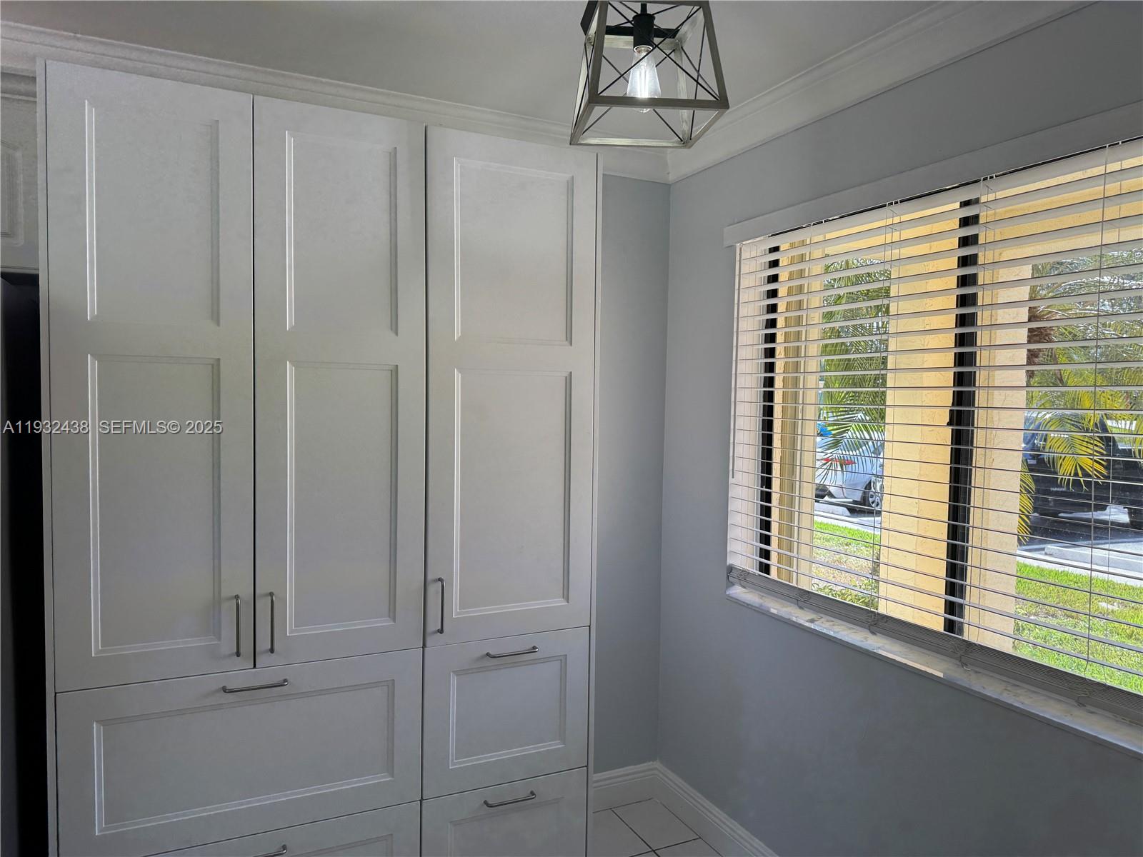 RACQUET CLUB VILLAGE APAR - Residential Lease