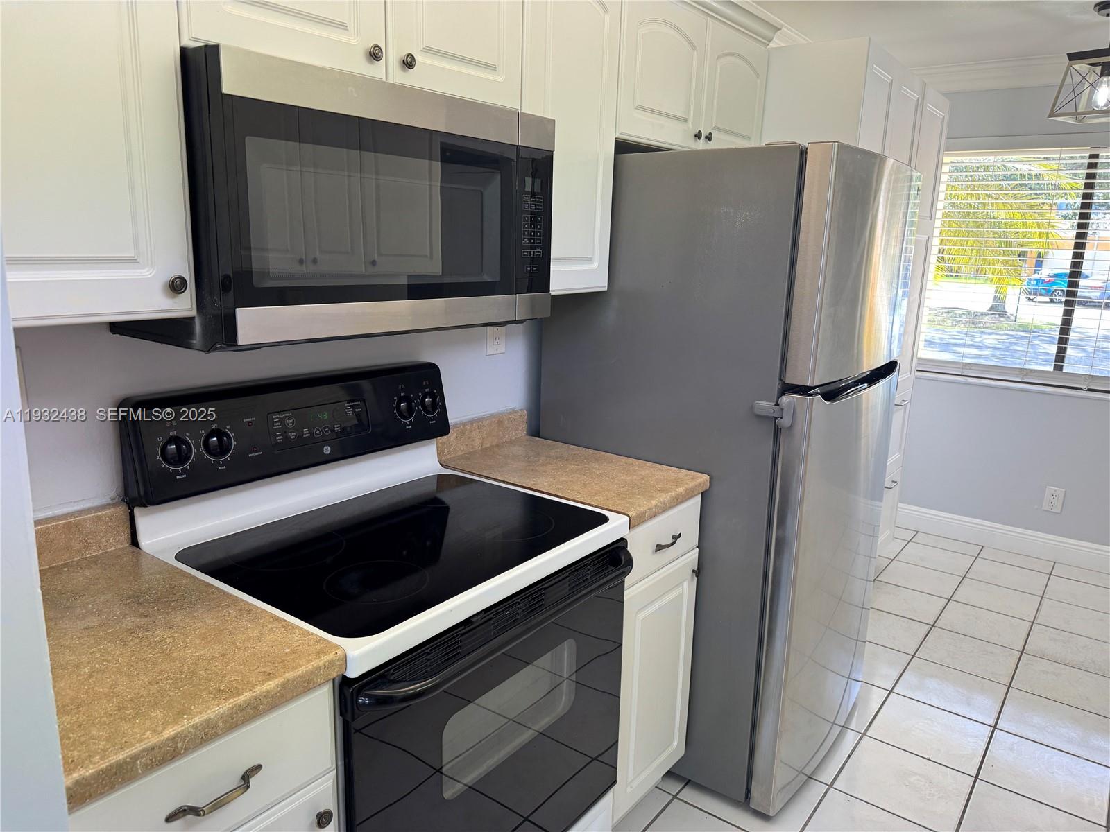 RACQUET CLUB VILLAGE APAR - Residential Lease