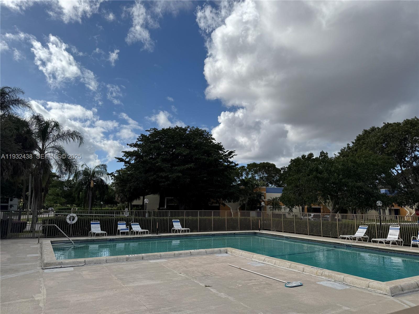 RACQUET CLUB VILLAGE APAR - Residential Lease