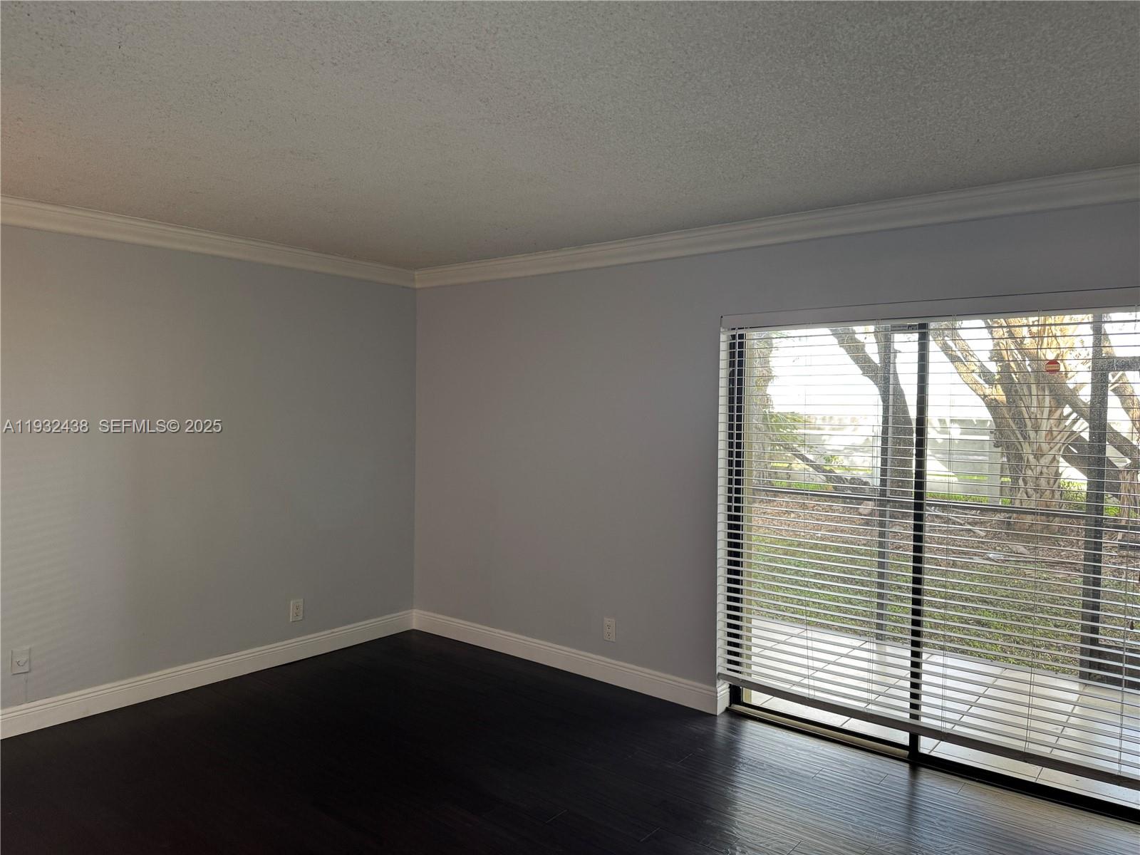 RACQUET CLUB VILLAGE APAR - Residential Lease