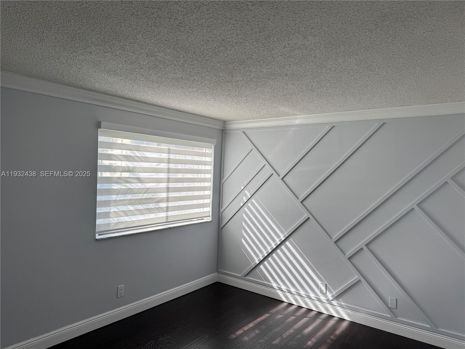 RACQUET CLUB VILLAGE APAR - Residential Lease