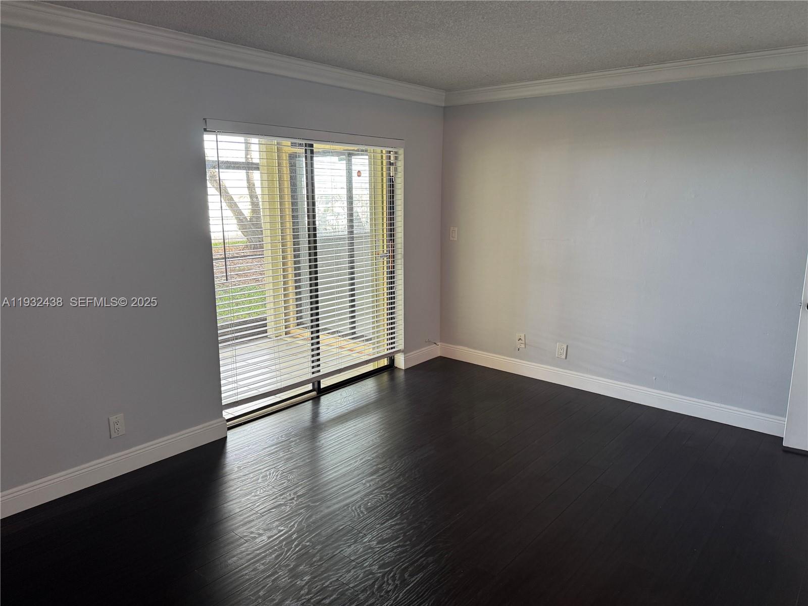 RACQUET CLUB VILLAGE APAR - Residential Lease