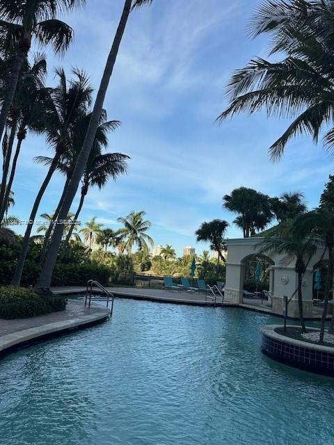 TURNBERRY ON THE GREEN CO - Residential Lease