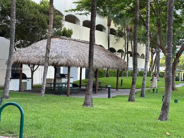 TURNBERRY ON THE GREEN CO - Residential Lease