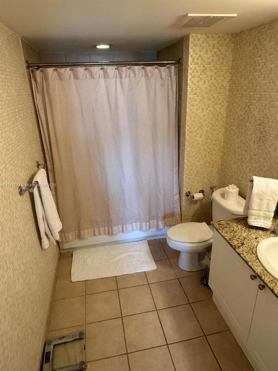 TURNBERRY ON THE GREEN CO - Residential Lease