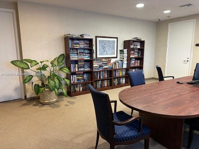 TURNBERRY ON THE GREEN CO - Residential Lease